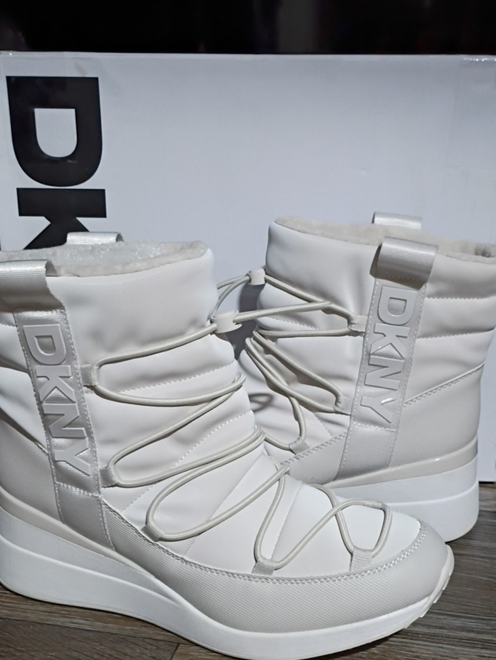 DKNY White Quilted Puffer Lace-Up Winter Boots